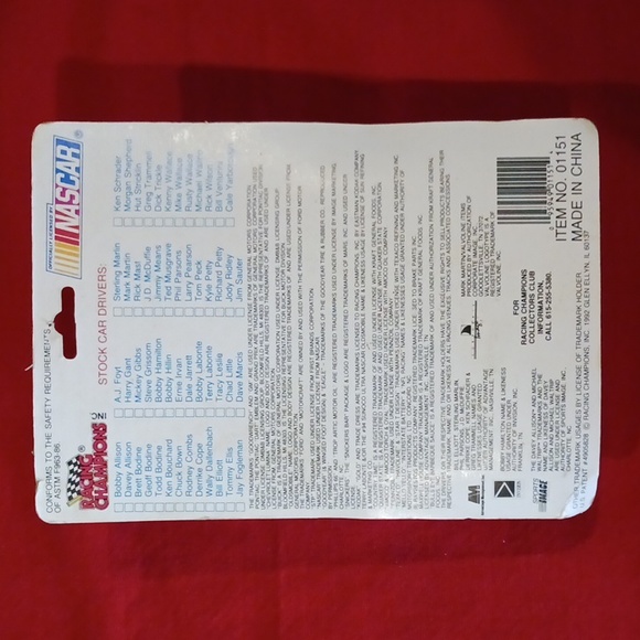 Vintage Davey Allison #28 Havoline Car and Card 1:64 Scale Die-Cast - Picture 6 of 6